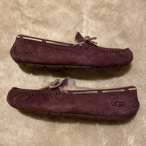 UGG Dakota Slippers - Picture 2 of 7